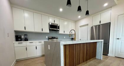 Daytona Beach A - Modern & Cozy 3BD/2.5BA - WiFi