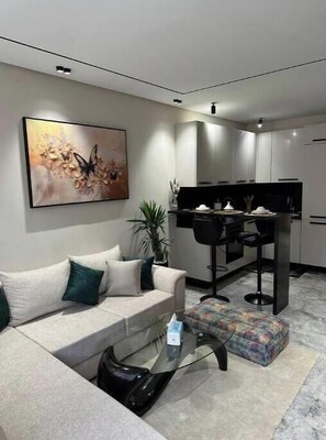 Living area - Welcome to Twenty Four Inn 203 (Casablanca)