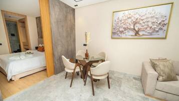 1 bedroom, internet, bed sheets