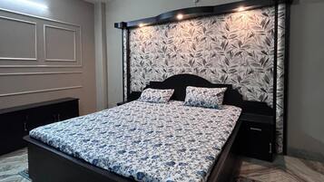4 chambres, fer et planche à repasser, Wi-Fi gratuit, draps fournis