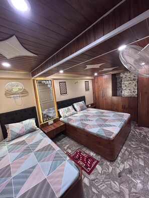4 habitaciones, tabla de planchar con plancha y wifi gratis