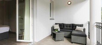 Memory 01 - Charming apartment with balcony and view of the countryside