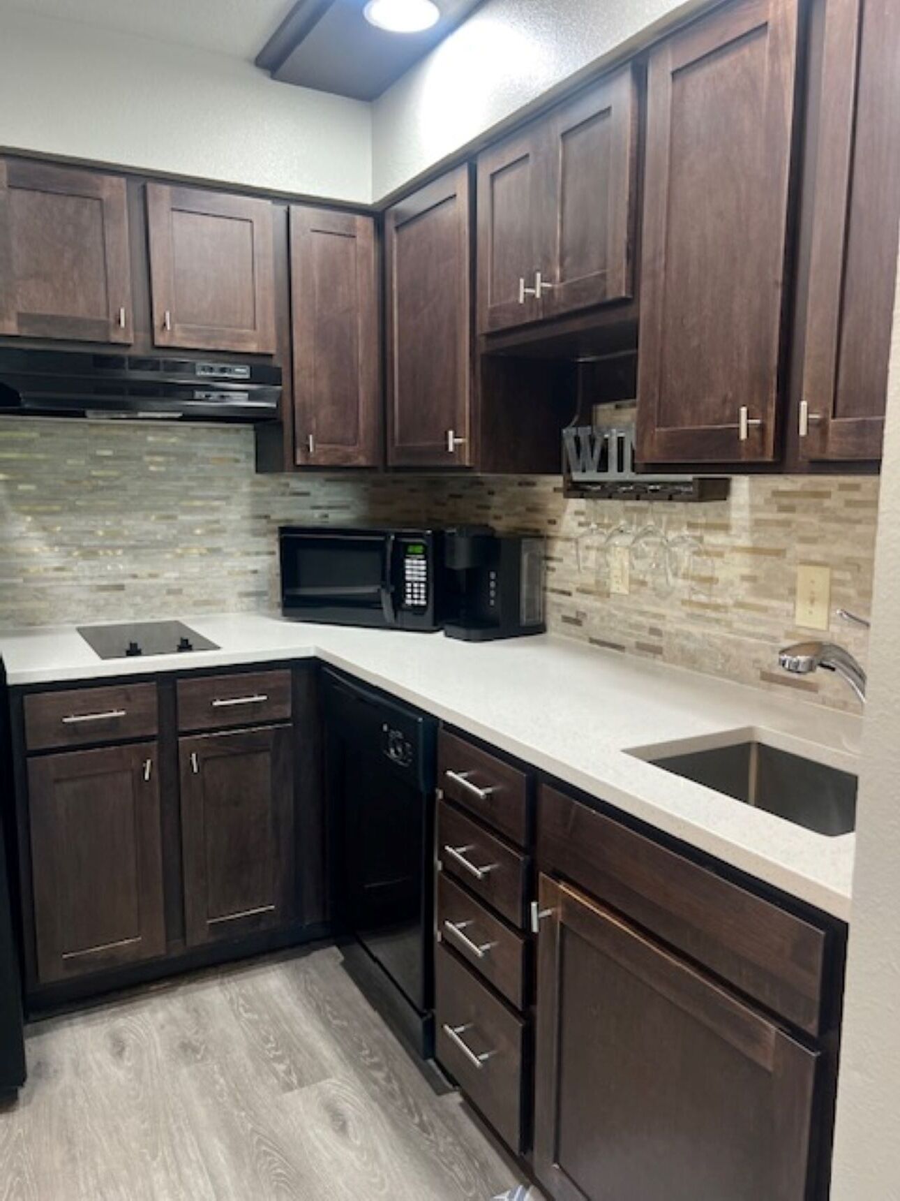 Fridge, microwave, stovetop, dishwasher