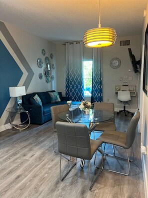 Interior - Renovated Condo-Free Shuttles-Pool (Orlando)