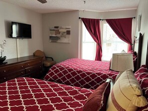 1 bedroom, desk, iron/ironing board, travel cot - Condo near Disney Universal Free Parking (Kissimmee)