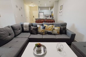 Smart TV, offices - Amazing Condo near Disney World (Kissimmee)