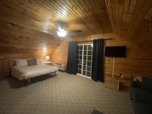 4 bedrooms, iron/ironing board, travel crib, free WiFi