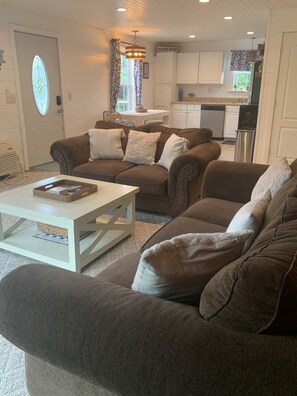 Una Smart TV, una chimenea