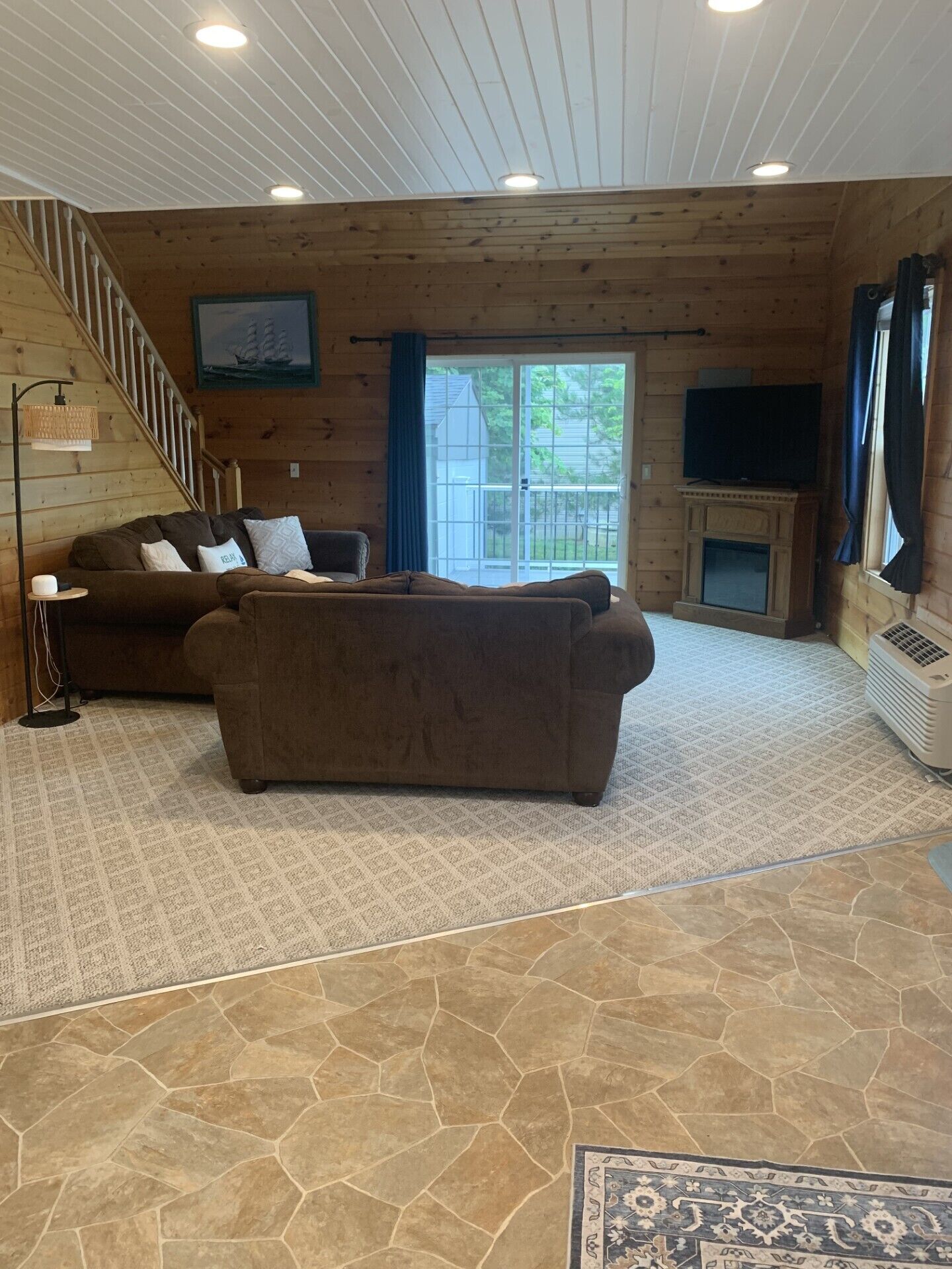 智能电视、壁炉