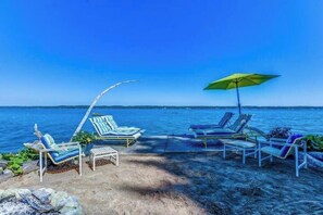 Property grounds - Waterfront Cottage | 1hr from Toronto (Innisfil)
