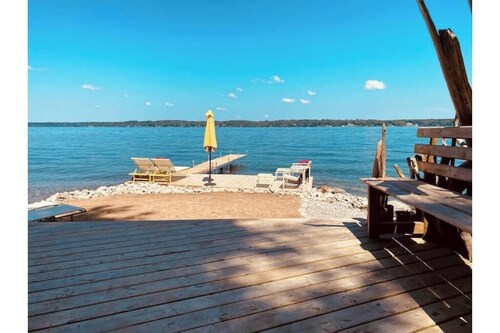 Waterfront Cottage | 1hr from Toronto