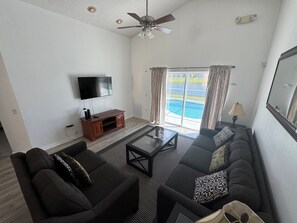 House, Multiple Beds, Pool Access, Pool View (Ortega Villa) | Living area