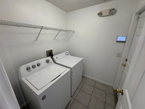 House, Multiple Beds, Pool Access, Pool View (Ortega Villa) | Laundry