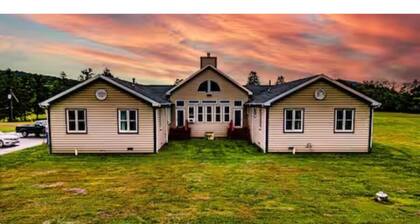 Sprawling 9‑BR Mountaintop Oasis- BlueRidge Views