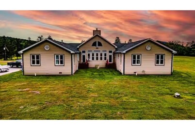 Sprawling 9‑BR Mountaintop Oasis- BlueRidge Views