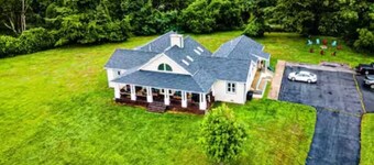 Sprawling 9‑BR Mountaintop Oasis- BlueRidge Views