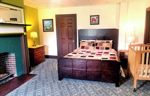 8 bedrooms, iron/ironing board, WiFi, bed sheets