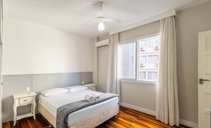 Basic Apartment | 3 bedrooms, free WiFi - Apartments 50m From the Main Beach in BC - MRD (Balneário Camboriú)