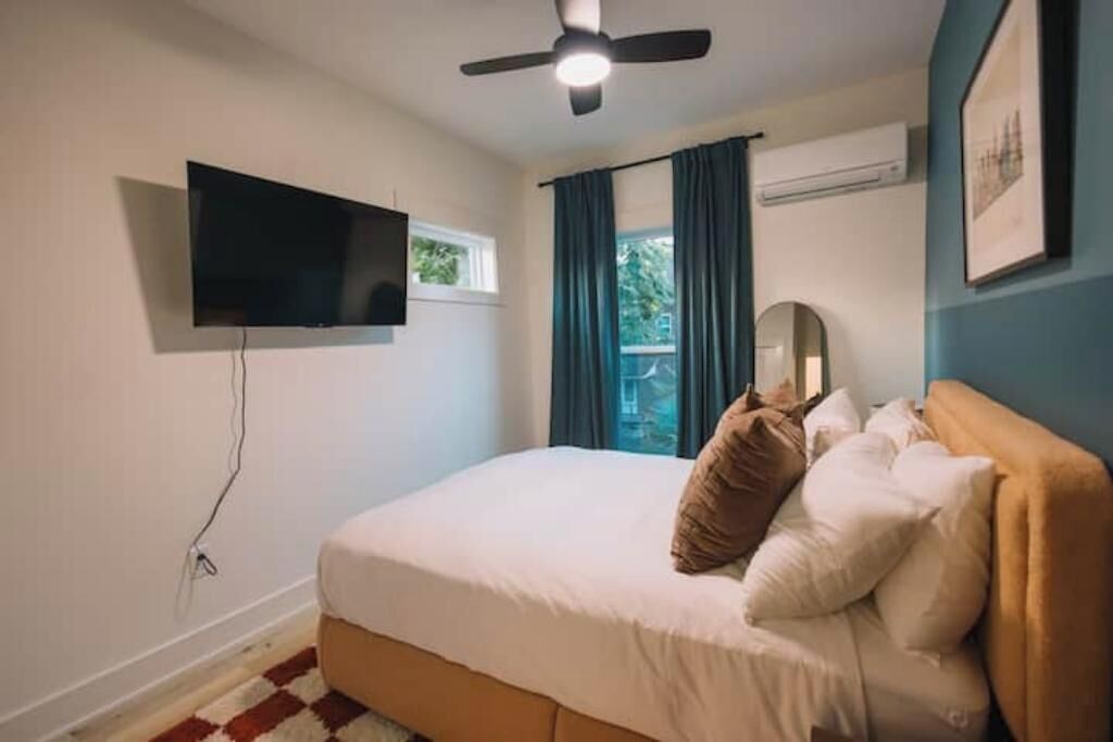 4 bedrooms, desk, travel crib, free WiFi