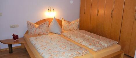 3 Schlafzimmer, Bügeleisen/Bügelbrett, WLAN, Bettwäsche