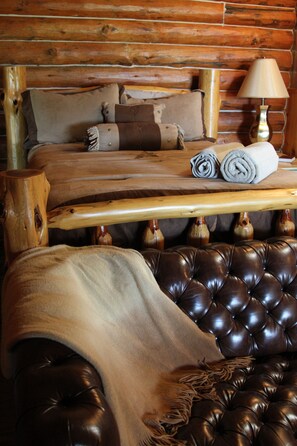 4 bedrooms, WiFi, bed sheets - 4-bedroom cabin in peaceful Albany, MO. Amazing views and relaxing environment. (Albany)
