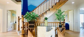 Amazing Unique House in Richmond Hill/25+