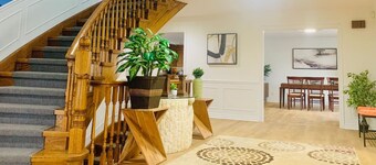 Amazing Unique House in Richmond Hill/25+