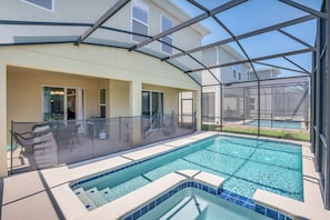Pool - Spacious 6-bedroom house in beautiful Kissimmee with AC (Kissimmee)