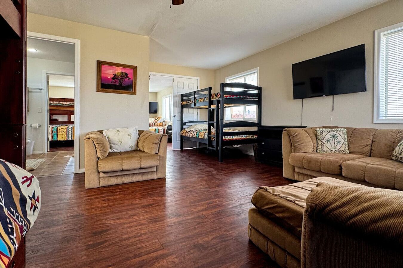 5 makuuhuonetta, silitysrauta/-lauta, Wi-Fi, vuodevaatteet