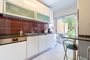Fridge, microwave, oven, dishwasher