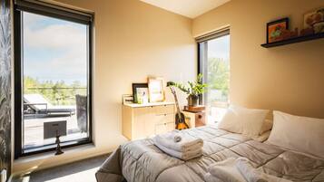 3 slaapkamers, een bureau, reisbedje, wifi