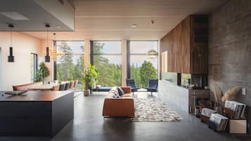 Een televisie en een stereo