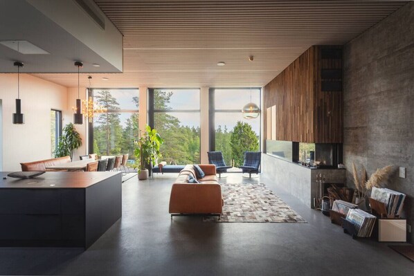 Fernseher, Stereoanlage