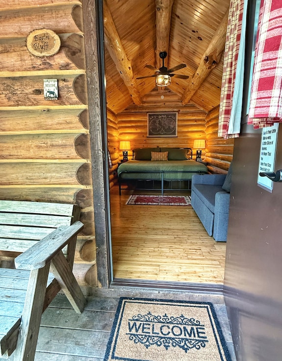Little Cabin On The Waterclose To Glade Top Trail/mark Twain National Forest - Missouri
