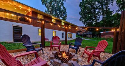4 mins to LU âą Cozy Home âą Game Room âą Fire Pit