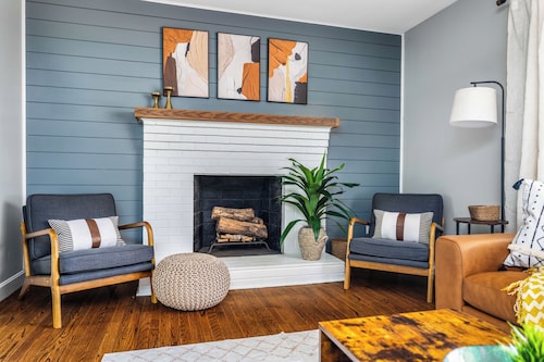 4 mins to LU • Cozy Home • Game Room • Fire Pit