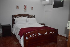Classic Double Room | Hypo-allergenic bedding, down duvets, individually decorated - HOTEL SAN FRANCISCO INN (Barranquilla)