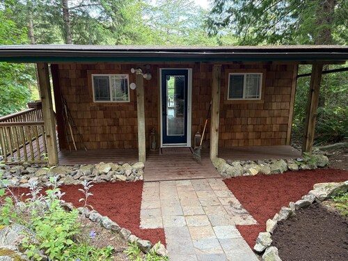 Oceanfront Private Peaceful Cabin on an Acre