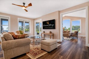 Unclassified image, 4 of 50, button