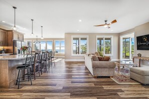 Unclassified image, 3 of 50, button