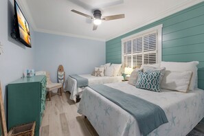 2 室のベッドルーム、アイロン / アイロン台、WiFi (無料)、ベッドシーツ