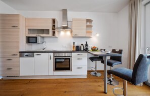 Unclassified image, 5 of 24, button