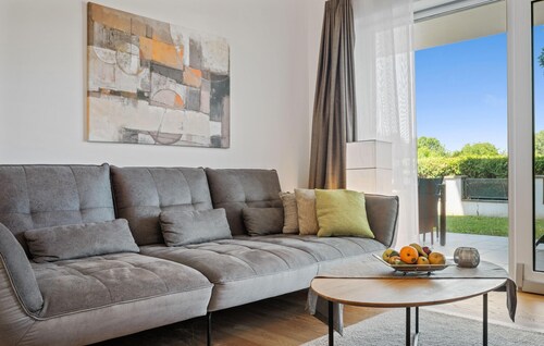 2 bedroom awesome apartment in Pörtschach am Wörtherse