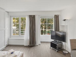 1 chambre, bureau, fer et planche à repasser, Wi-Fi