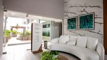 Apartment | Lobby