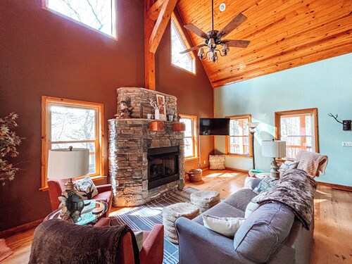 The G.O.A.T. Getaway Near Lake Ouachita and Crystals