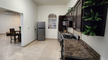 Microwave, oven