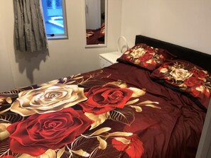 3 bedrooms, iron/ironing board, free WiFi, bed sheets - 6a Scotia Place (Auckland)