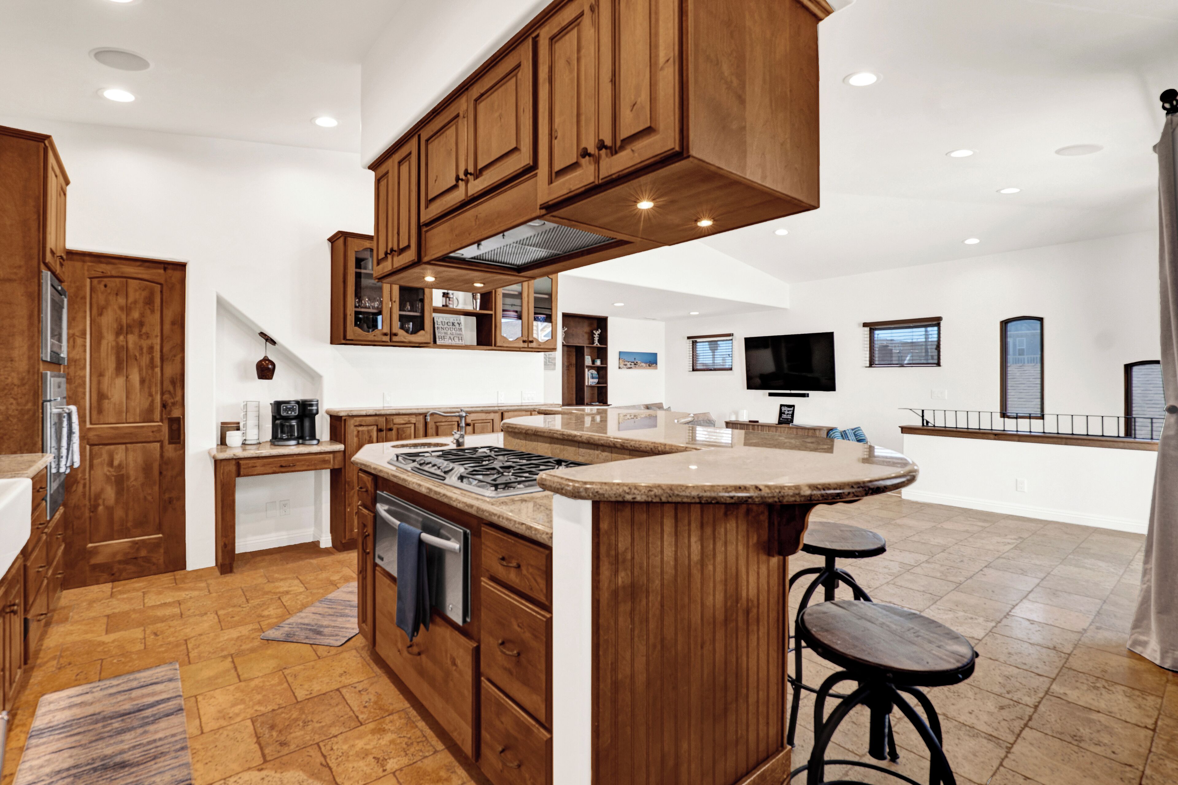 Microondas, horno, parrilla de estufa y lavavajillas 