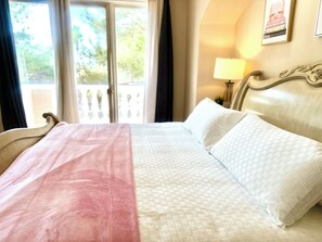 4 chambres, fer et planche à repasser, Wi-Fi, draps fournis